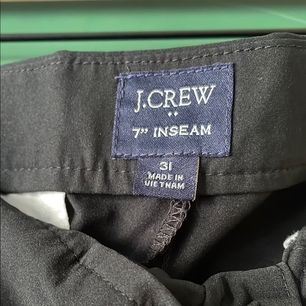 J. Crew Men's 31 Black Flat Front Tailored Shorts 7" Inseam - Picture 2 of 4
